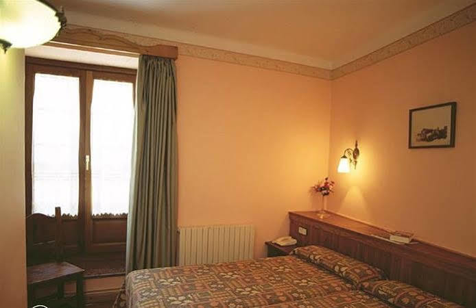 Hotel Avenida Benasque Eksteriør billede